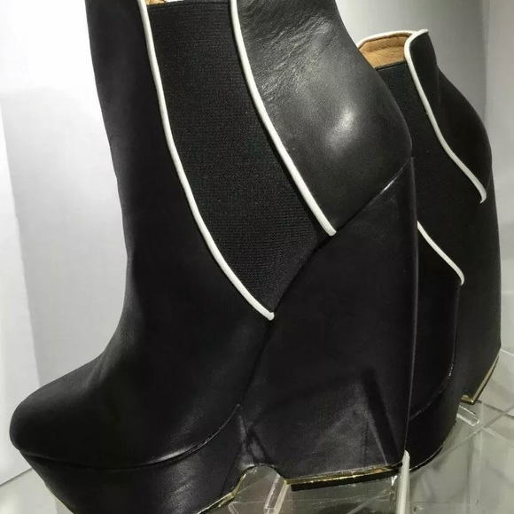 Sexy LAMB Black Leather High Wedge Booties Sz 9.5 - Picture 3 of 12